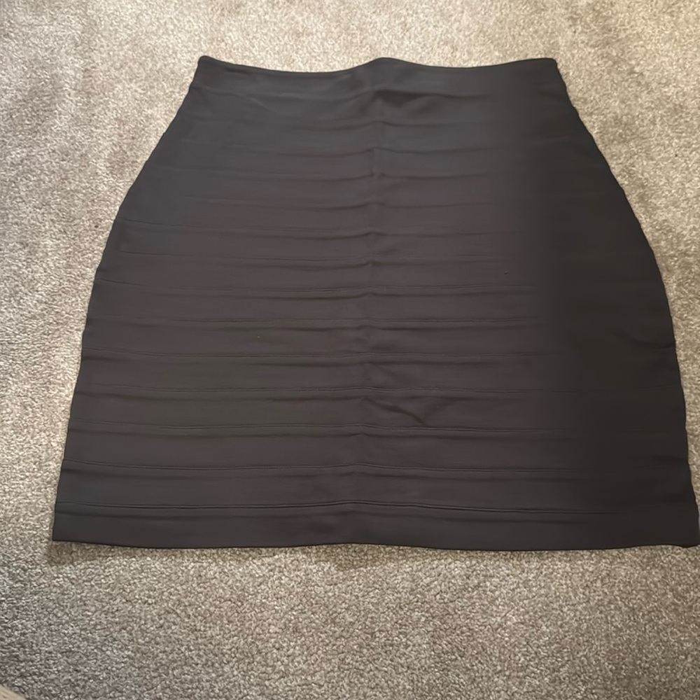 NEW, w/tag Charcoal gray Express brand mini skirt. Size 8. Zippered. Stretchy